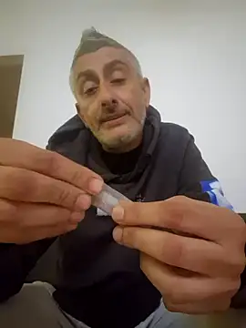 cuci45 online show from December 2025 05:58:01 PM