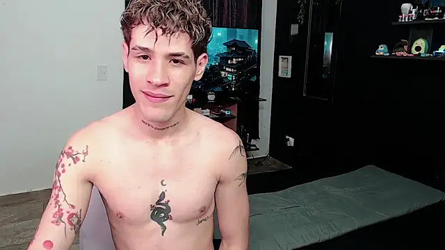 Snapshot of andybxby chatting on March 2025 09:05:02 PM andybxby online show from March 2025 09:05:02 PM