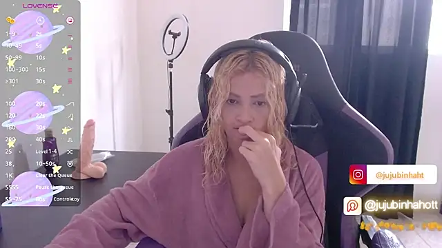 jujubinhahot online show from December 2025 01:10:01 PM