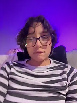 Snapshot of aurora_xoxo chatting on December 2025 05:02:02 AM aurora xoxo online show from December 2025 05:02:02 AM