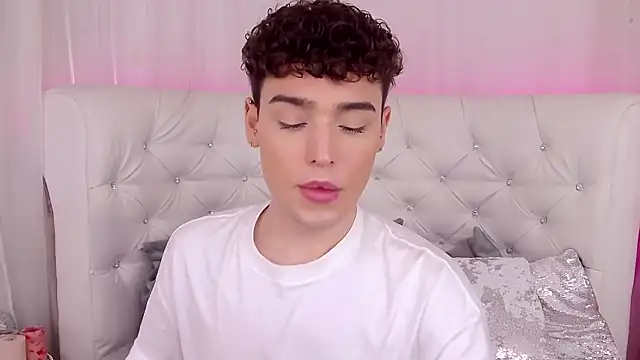 RobbyCharming online show from September 2025 03:44:01 AM