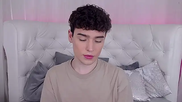 RobbyCharming online show from October 2025 04:35:01 AM