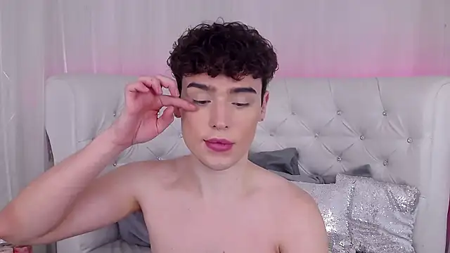 RobbyCharming online show from October 2025 03:38:02 AM