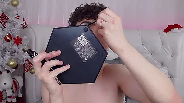 RobbyCharming online show from December 2025 03:41:02 AM