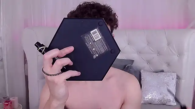 Snapshot of RobbyCharming chatting on November 2025 03:43:02 AM RobbyCharming online show from November 2025 03:43:02 AM