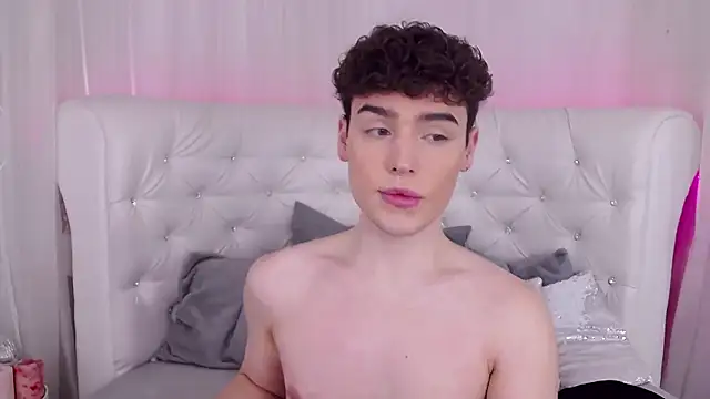 RobbyCharming online show from October 2025 03:43:01 AM