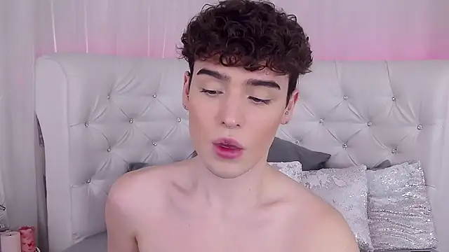 RobbyCharming online show from October 2025 03:53:02 AM