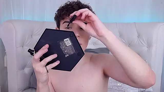 Snapshot of RobbyCharming chatting on November 2025 03:43:01 AM RobbyCharming online show from November 2025 03:43:01 AM