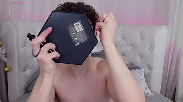 RobbyCharming online show from January 2026 03:35:02 AM