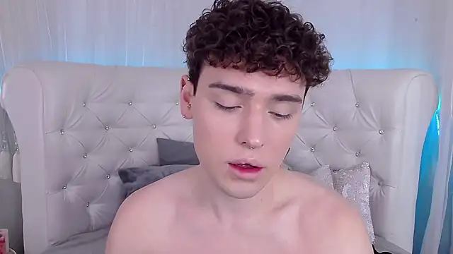 Snapshot of RobbyCharming chatting on November 2025 03:32:02 AM RobbyCharming online show from November 2025 03:32:02 AM