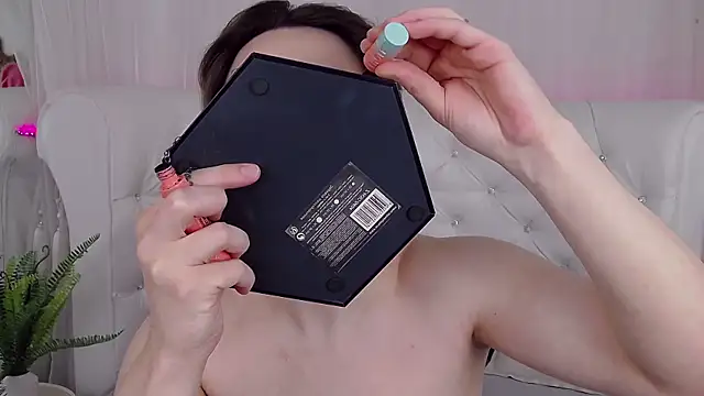 RobbyCharming online show from April 2026 04:47:01 AM