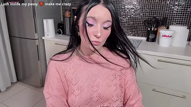 ariel aspen online show from October 2025 09:05:02 PM