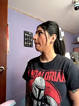 charlotte stevenss  online show from November 2025 03:40:02 PM