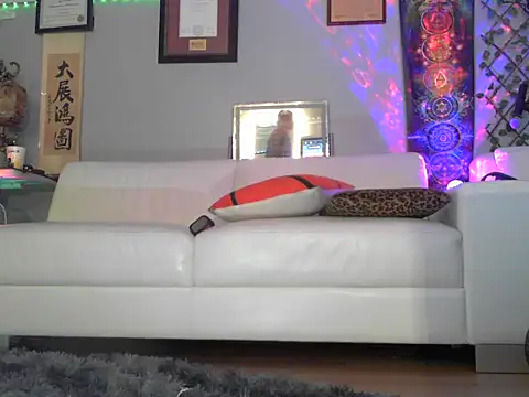 Snapshot of OSIRlS chatting on October 2025 07:59:01 PM OSIRlS online show from October 2025 07:59:01 PM