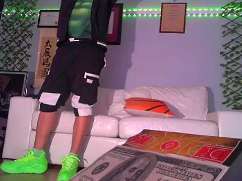 OSIRlS online show from December 2025 03:28:04 PM