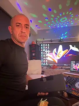 Snapshot of OSIRlS chatting on September 2025 02:39:02 PM OSIRlS online show from September 2025 02:39:02 PM