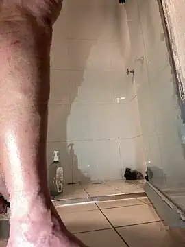 Snapshot of OSIRlS chatting on October 2025 01:23:01 PM OSIRlS online show from October 2025 01:23:01 PM