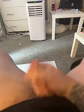 Averagematt1991 online show from June 2026 02:06:01 PM