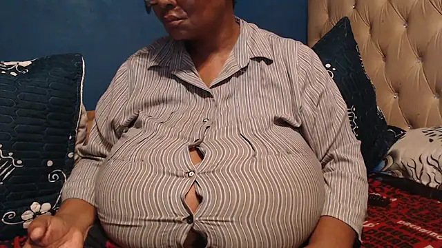 CUTEFIRMMELONSS online show from March 2026 03:54:01 AM