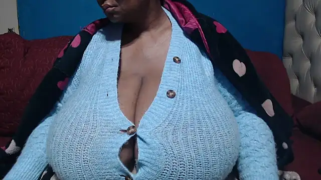 CUTEFIRMMELONSS online show from May 2026 03:25:01 AM
