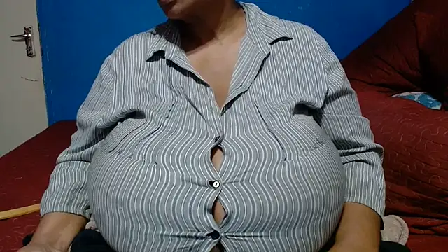 CUTEFIRMMELONSS online show from June 2026 06:46:02 PM