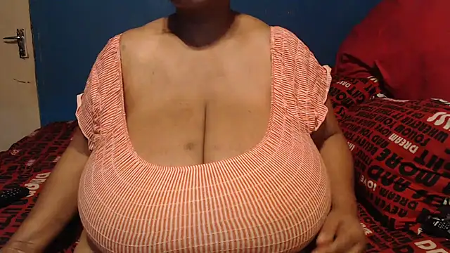 CUTEFIRMMELONSS online show from October 2025 08:52:01 PM