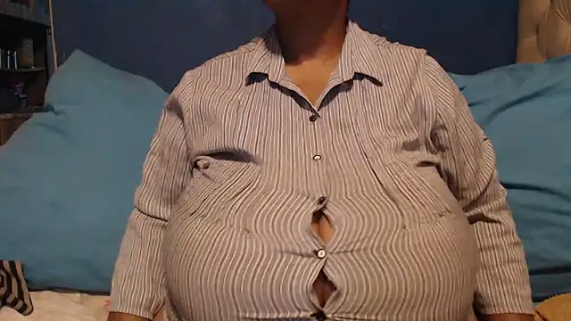 CUTEFIRMMELONSS online show from February 2026 10:07:01 PM