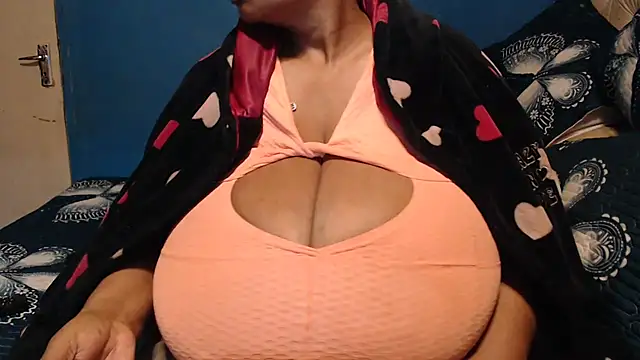 Snapshot of CUTEFIRMMELONSS chatting on September 2025 09:18:01 PM CUTEFIRMMELONSS online show from September 2025 09:18:01 PM