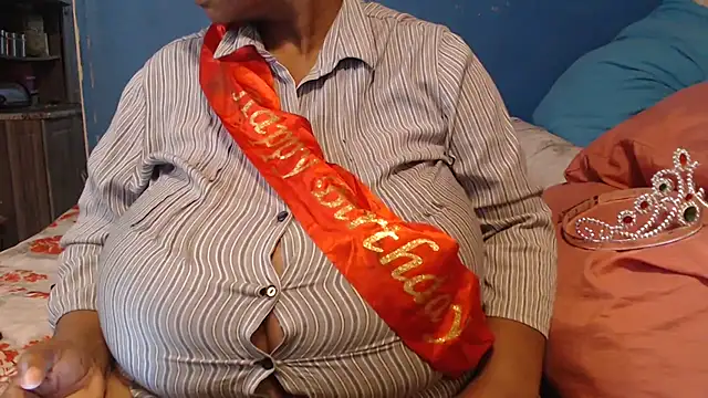 CUTEFIRMMELONSS online show from February 2026 11:54:02 AM