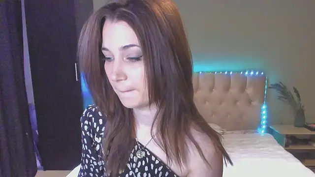 Carina E online show from May 2026 06:42:01 AM