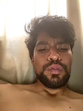 Snapshot of thegoldensexting420 chatting on September 2025 03:22:01 PM thegoldensexting420 online show from September 2025 03:22:01 PM