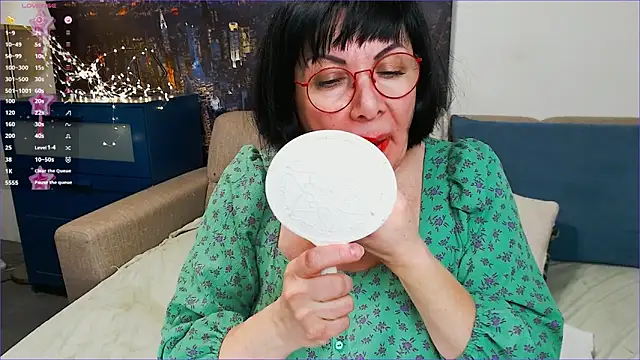 SquirtySlut online show from February 2025 05:37:01 PM