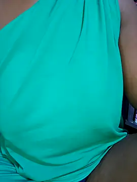 Shaniko89 online show from April 2026 05:09:02 PM