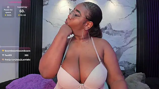 Darnellqueen online show from May 2026 06:02:02 PM