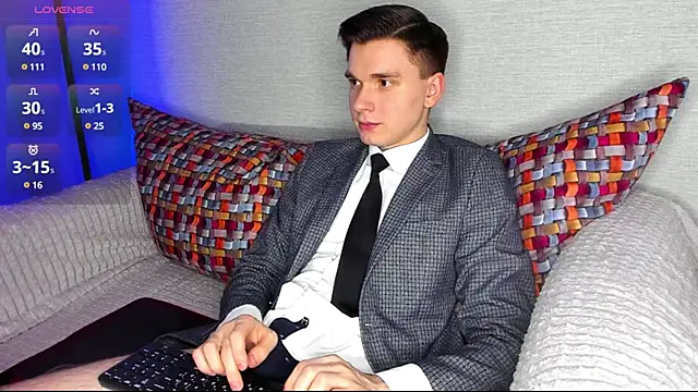 Snapshot of maxboy4 chatting on December 2024 06:05:02 PM maxboy4 online show from December 2024 06:05:02 PM