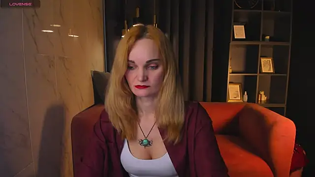 SaraSubtlety online show from December 2025 01:27:01 PM