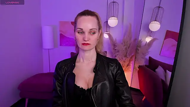 SaraSubtlety online show from March 2026 01:13:01 PM