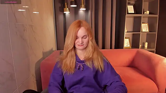 SaraSubtlety online show from December 2025 01:43:02 PM