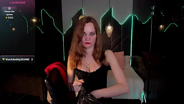 SaraSubtlety online show from April 2026 07:18:01 PM