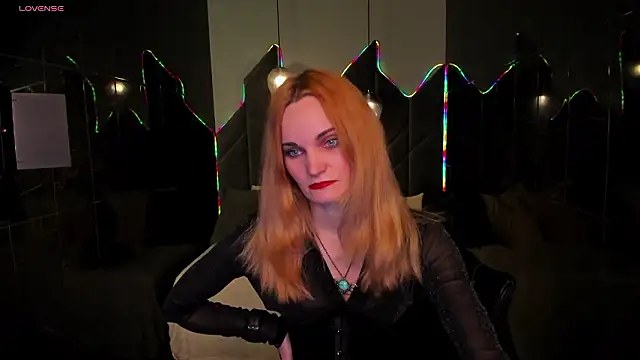 Snapshot of SaraSubtlety chatting on February 2026 01:33:02 PM SaraSubtlety online show from February 2026 01:33:02 PM