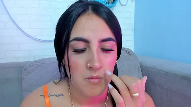 Helenn monroy1 online show from February 2025 11:40:02 AM