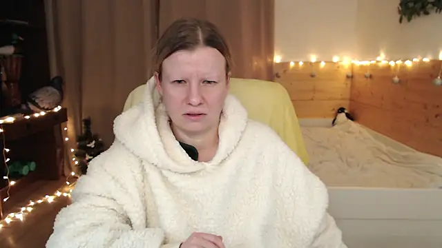 Snapshot of Exponent_5 chatting on February 2025 01:25:01 AM Exponent 5 online show from February 2025 01:25:01 AM