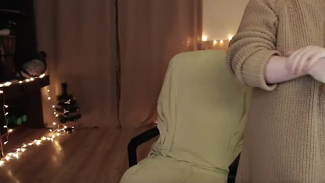 Snapshot of Exponent_5 chatting on February 2025 12:11:01 AM Exponent 5 online show from February 2025 12:11:01 AM