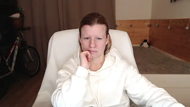 Snapshot of Exponent_5 chatting on December 2024 09:40:01 PM Exponent 5 online show from December 2024 09:40:01 PM