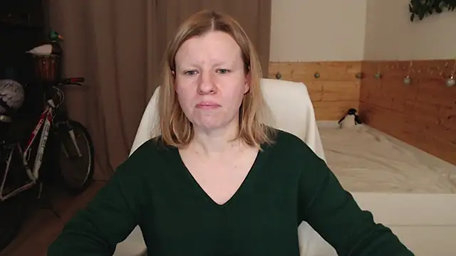 Snapshot of Exponent_5 chatting on December 2024 09:07:01 PM Exponent 5 online show from December 2024 09:07:01 PM