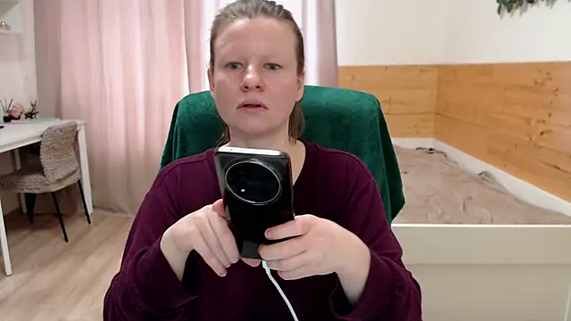 Snapshot of Exponent_5 chatting on April 2026 12:51:01 PM Exponent 5 online show from April 2026 12:51:01 PM