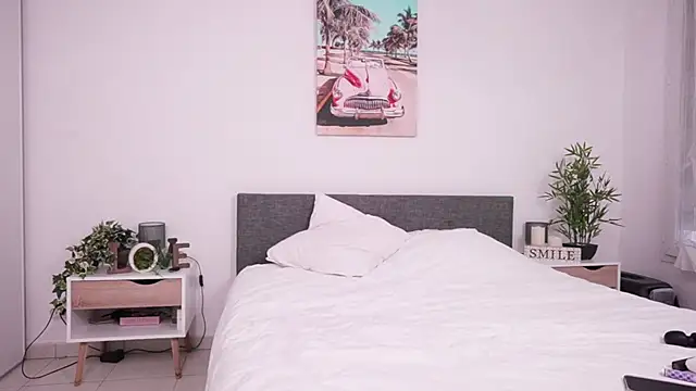 Bella Twine online show from March 2025 02:21:02 PM