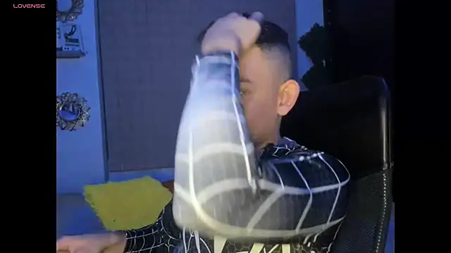 Christ Miller3 online show from November 2025 04:30:01 AM