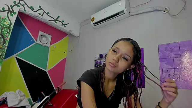 MarianaManzur online show from March 2025 01:45:01 PM