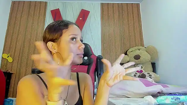 MarianaManzur online show from February 2026 03:02:02 PM